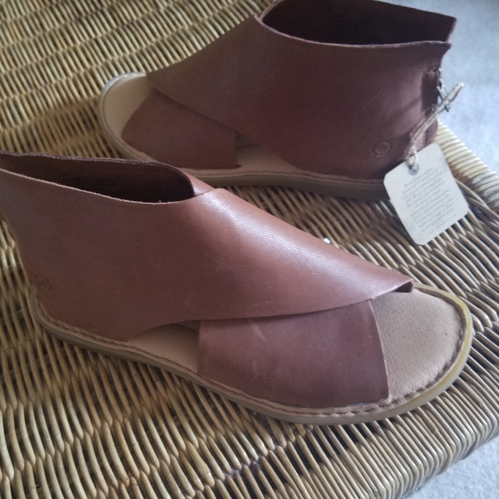 BORN leather shoes, Tan,  Size 8M